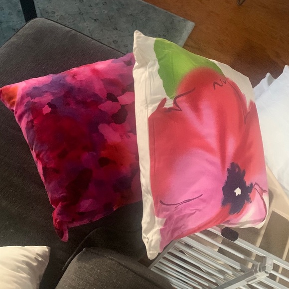 2 Square Throw Pillows - Pink Floral - Picture 1 of 1